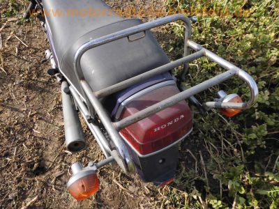 Honda_CX_500_lila_Ur-Guellepumpe_unfallfrei_Giuliari_Sport-Sitzbank_Gepaecktraeger_JAMA_Auspuff_-_wie_CX_400_500_650_E_C_PC01_PC06_67.jpg