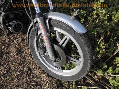Honda_CX_500_lila_Ur-Guellepumpe_unfallfrei_Giuliari_Sport-Sitzbank_Gepaecktraeger_JAMA_Auspuff_-_wie_CX_400_500_650_E_C_PC01_PC06_7.jpg