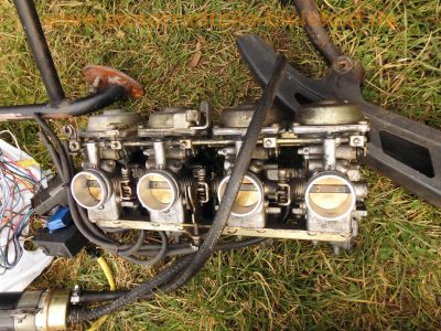 Yamaha_FJ1200_3CW_EZ88_Streetfighter-Projekt_Sturzbuegel_KOSO_-_wie_FJ_1100_47E_1XJ_3YA_13.jpg