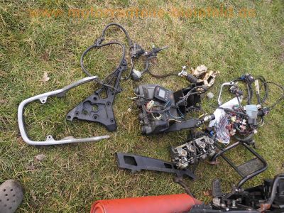 Yamaha_FJ1200_3CW_EZ88_Streetfighter-Projekt_Sturzbuegel_KOSO_-_wie_FJ_1100_47E_1XJ_3YA_8.jpg