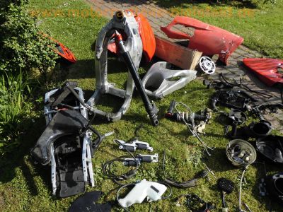 Aprilia_RSV_1000_Mille_RP_2003_Ersatzteile_spares_spare-parts_-_wie_Aprilia_RST_1000_Futura_Tuono_Falco_13.jpg