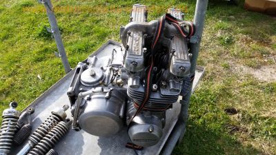 Kawasaki_KZ650B_Ersatzteile_Gabel_Speichenraeder_Motor_Vergaser_112.jpg
