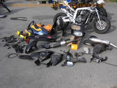 Suzuki_GSX-R_750_W_GR7BB_Streetfighter_Ersatzteile_-_wie_GSXR_1100_W_16.jpg
