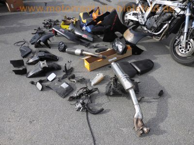 Suzuki_GSX-R_750_W_GR7BB_Streetfighter_Ersatzteile_-_wie_GSXR_1100_W_23.jpg