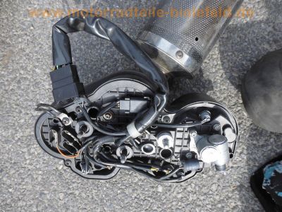 Suzuki_GSX-R_750_W_GR7BB_Streetfighter_Ersatzteile_-_wie_GSXR_1100_W_30.jpg