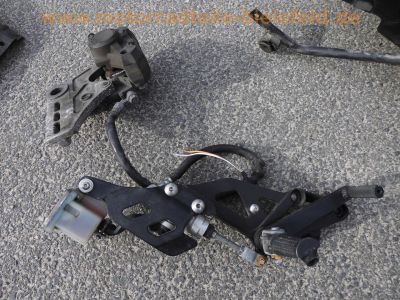 Suzuki_GSX-R_750_W_GR7BB_Streetfighter_Ersatzteile_-_wie_GSXR_1100_W_50.jpg