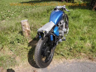 Honda_CB_550_Four_Cafe-Racer_blau_Tank_aus_CB650C_schwarze_Raeder_Stummel-Lenker_zurueckverlegte_Fussrasten-Anlage_etc_12.jpg