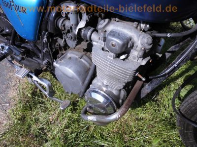 Honda_CB_550_Four_Cafe-Racer_blau_Tank_aus_CB650C_schwarze_Raeder_Stummel-Lenker_zurueckverlegte_Fussrasten-Anlage_etc_20.jpg