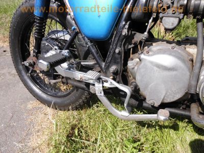 Honda_CB_550_Four_Cafe-Racer_blau_Tank_aus_CB650C_schwarze_Raeder_Stummel-Lenker_zurueckverlegte_Fussrasten-Anlage_etc_22.jpg