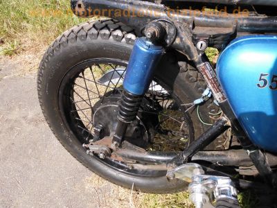 Honda_CB_550_Four_Cafe-Racer_blau_Tank_aus_CB650C_schwarze_Raeder_Stummel-Lenker_zurueckverlegte_Fussrasten-Anlage_etc_28.jpg