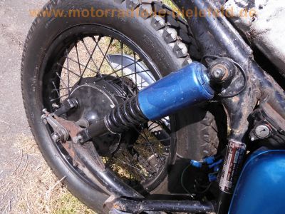Honda_CB_550_Four_Cafe-Racer_blau_Tank_aus_CB650C_schwarze_Raeder_Stummel-Lenker_zurueckverlegte_Fussrasten-Anlage_etc_29.jpg