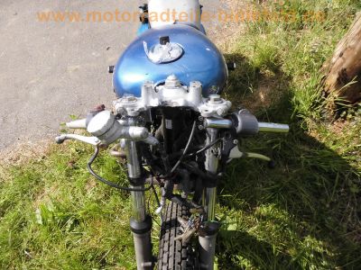 Honda_CB_550_Four_Cafe-Racer_blau_Tank_aus_CB650C_schwarze_Raeder_Stummel-Lenker_zurueckverlegte_Fussrasten-Anlage_etc_42.jpg