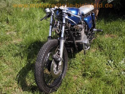 Honda_CB_550_Four_Cafe-Racer_blau_Tank_aus_CB650C_schwarze_Raeder_Stummel-Lenker_zurueckverlegte_Fussrasten-Anlage_etc_50.jpg