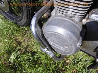 Honda_CB_550_Four_Cafe-Racer_blau_Tank_aus_CB650C_schwarze_Raeder_Stummel-Lenker_zurueckverlegte_Fussrasten-Anlage_etc_57.jpg