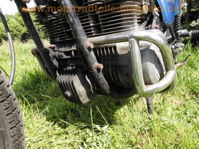 Honda_CB_550_Four_Cafe-Racer_blau_Tank_aus_CB650C_schwarze_Raeder_Stummel-Lenker_zurueckverlegte_Fussrasten-Anlage_etc_58.jpg