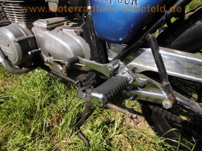 Honda_CB_550_Four_Cafe-Racer_blau_Tank_aus_CB650C_schwarze_Raeder_Stummel-Lenker_zurueckverlegte_Fussrasten-Anlage_etc_61.jpg