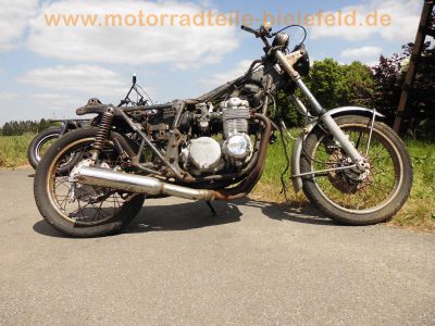 Honda_CB_550_K_Four_4-1_Auspuff_Wrack_als_Ersatzteile_Motor_Vergaser_Tacho_7.jpg