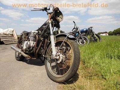 Honda_CB_550_K_Four_4-1_Auspuff_Wrack_als_Ersatzteile_Motor_Vergaser_Tacho_9.jpg