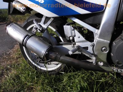 Suzuki_GSX-R_750_GR7AB_Modell_M_blau-weiss_BSM_Future_Sport-Auspuff_Sozius-Sitz-Abdeckung_-_Ersatzteile_wie_GSXR_1100_45.jpg