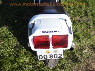 Suzuki_GSX-R_750_GR7AB_Modell_M_blau-weiss_BSM_Future_Sport-Auspuff_Sozius-Sitz-Abdeckung_-_Ersatzteile_wie_GSXR_1100_48.jpg