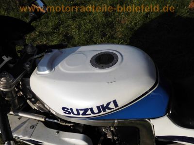 Suzuki_GSX-R_750_GR7AB_Modell_M_blau-weiss_BSM_Future_Sport-Auspuff_Sozius-Sitz-Abdeckung_-_Ersatzteile_wie_GSXR_1100_80.jpg