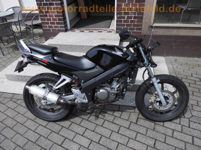 Honda_CBR_125_R_JC34_Vergaser_27tkm_Sturz_10kW_110kmh_teilzerlegt_als_Ersatzteile_1a_Motor_6.jpg