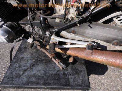 Honda_CBX_550_F_PC04_Wrack_für_Ersatzteile_Motor_Vergaser_Auspuff_Elektrik_28.jpg