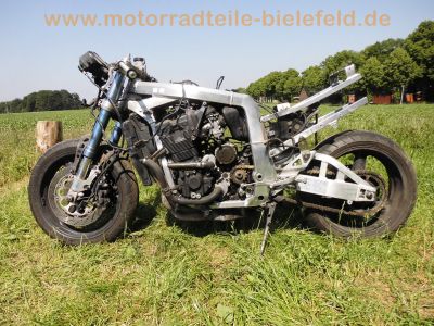 Suzuki_GSX-R_750_W_GR7BB_Karl_Streetfighter-Basis_nackt_57tkm_17x3,50_und_17x5,50_-_wie_GSXR_1100_W_27.jpg