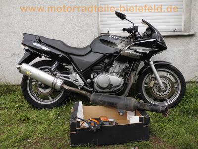 Honda_CB_500_S_PC32_schwarz_Crash_-_Motor_PC26E_wie_PC26_CBF_500_1.jpg