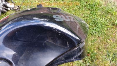 Suzuki_GSX_750_F_GR78A_schwarz_Ersatzteile_spare-parts_-_Tank_Vorderrad_Hinterrad_Lenker_Heck_uvm_32.jpg
