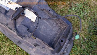 Suzuki_GSX_750_F_GR78A_schwarz_Ersatzteile_spare-parts_-_Tank_Vorderrad_Hinterrad_Lenker_Heck_uvm_48.jpg
