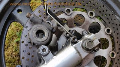 Suzuki_GSX_750_F_GR78A_schwarz_Ersatzteile_spare-parts_-_Tank_Vorderrad_Hinterrad_Lenker_Heck_uvm_59.jpg