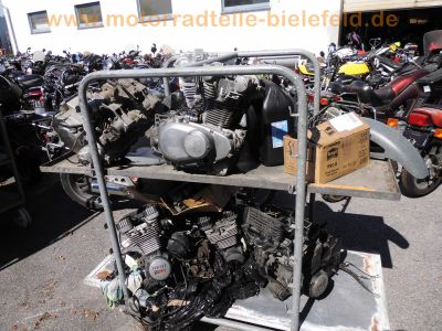 Yamaha_XJ_550_4V8_Ersatzteile_3x_Motor_plus_XJ600-Motor_3.jpg