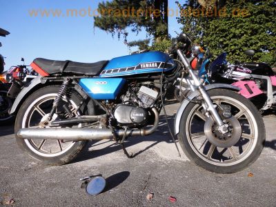 Yamaha_RD200DX_1E8_blau_Zweitakt-Zweizylinder_-_wie_RD_DT_TZ_80_125_175_200_250_350_400_1.jpg