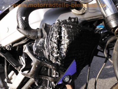 Yamaha_FZR600_3HE_Crash_schwarz-tuerkis_Gepaecktraeger_19.jpg