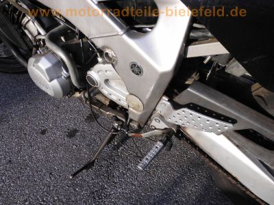 Yamaha_FZR600_3HE_Crash_schwarz-tuerkis_Gepaecktraeger_41.jpg