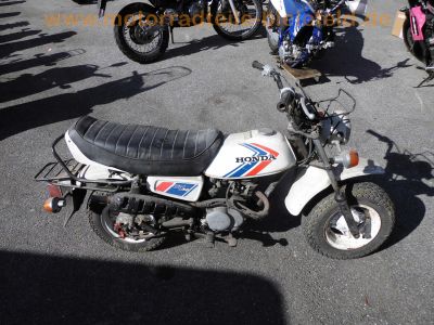 Honda_CY50_weiss_Mokick_unverbastelt_original_Tank_Auspuff_-_Motor_wie_XL50_CB50J_12.jpg