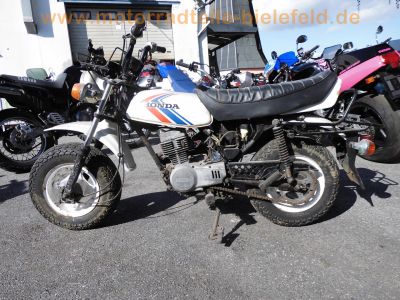 Honda_CY50_weiss_Mokick_unverbastelt_original_Tank_Auspuff_-_Motor_wie_XL50_CB50J_43.jpg
