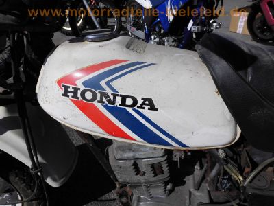 Honda_CY50_weiss_Mokick_unverbastelt_original_Tank_Auspuff_-_Motor_wie_XL50_CB50J_52.jpg