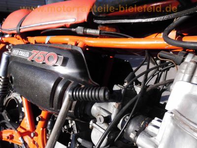 Suzuki_GT750_Wasserbueffel_3-Zylinder_2-Takt_Ur-Modell_aus_1972_-_wie_GT550_GT380_51.jpg