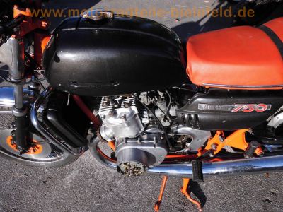 Suzuki_GT750_Wasserbueffel_3-Zylinder_2-Takt_Ur-Modell_aus_1972_-_wie_GT550_GT380_78.jpg