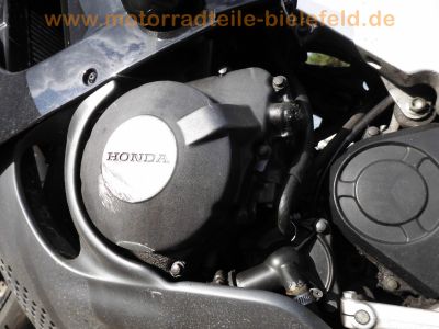 Honda_CBR900RR_SC28_Ur-Fireblade_CRASH_schwarz_-_Technik_wie_SC33_CBR600F2_PC25_PC31_17.jpg