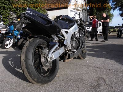 Honda_CBR900RR_SC28_Ur-Fireblade_CRASH_schwarz_-_Technik_wie_SC33_CBR600F2_PC25_PC31_39.jpg