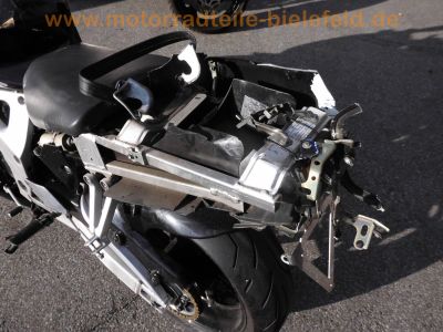Honda_CBR900RR_SC28_Ur-Fireblade_CRASH_schwarz_-_Technik_wie_SC33_CBR600F2_PC25_PC31_8.jpg