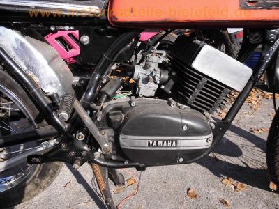 Yamaha_RD250_Typ_522_rot_ohne_Auspuff_Speichenraeder_original_Sitzbank_-_wie_RD_TZ_125_250_350_1A2_352_48.jpg