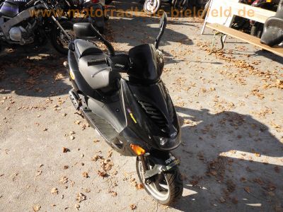 Aprilia_Roller_SR50LC_schwarz_50kmh_24tkm_seit_2000_abgemeldet_Ersatzteile_24.jpg