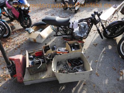 Suzuki_GSX400E_gruen_GK53C_in_Teilen_original_Motor_Auspuff_Sankei_2119_Tank_Regler_-_wie_GSX250E_1.jpg
