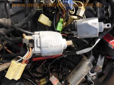 Suzuki_GSX400E_gruen_GK53C_in_Teilen_original_Motor_Auspuff_Sankei_2119_Tank_Regler_-_wie_GSX250E_46.jpg