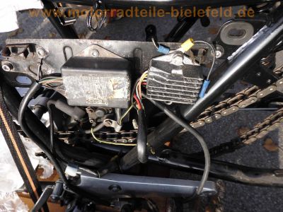 Suzuki_GSX400E_gruen_GK53C_in_Teilen_original_Motor_Auspuff_Sankei_2119_Tank_Regler_-_wie_GSX250E_9.jpg