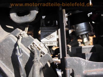 Honda_CB750KZ_RC01_ohne_Tank_und_Auspuff_mit_Gepaecktraeger_-_wie_CB750F_900F_Boldor_RC04_RC06_SC01_SC09_40.jpg